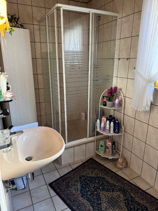 Bad mit Dusche (EG)