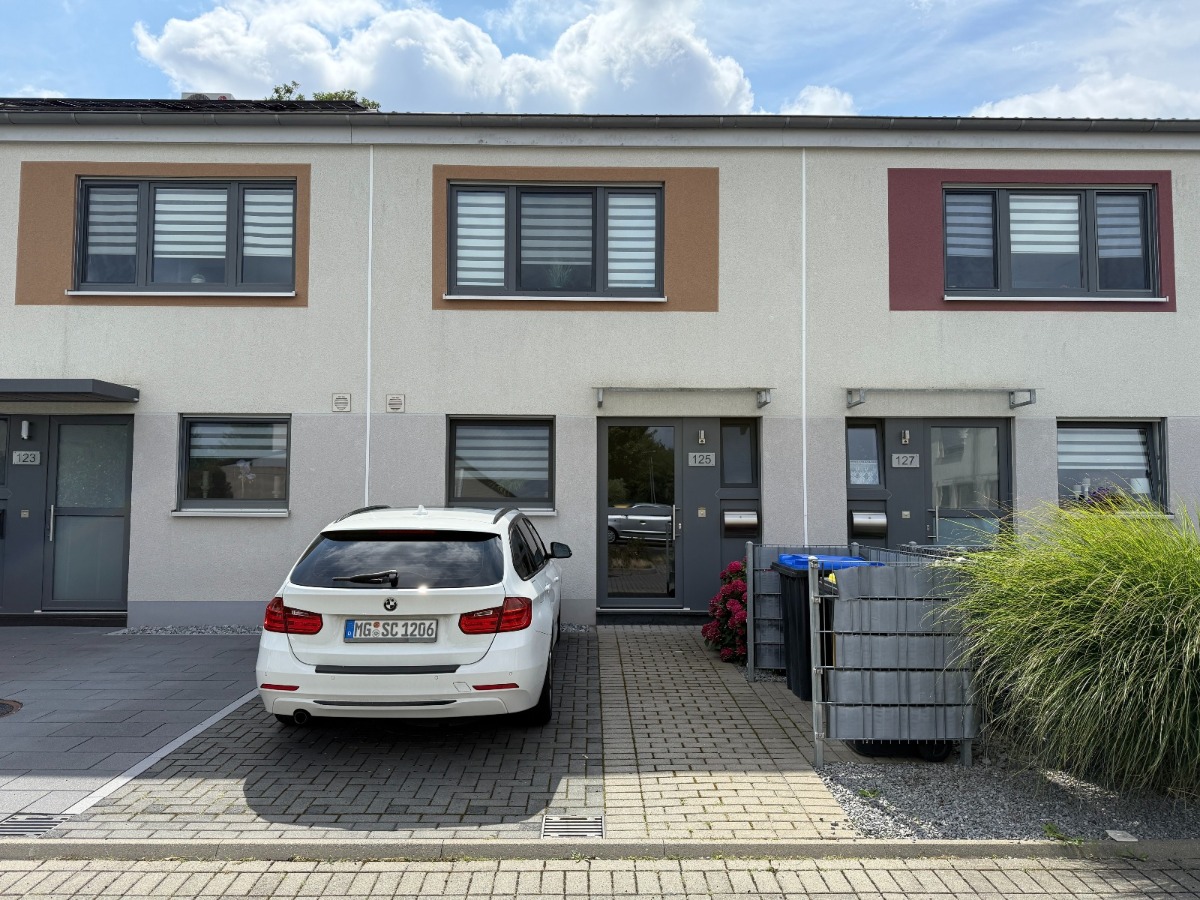 Straßenansicht
