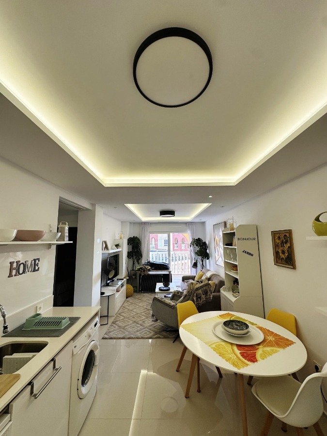 Wohn-/Esszimmer/ Küche