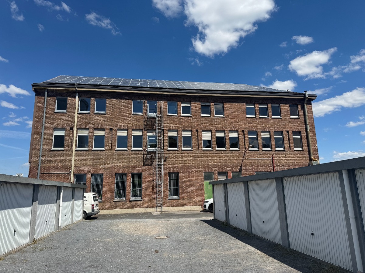 Rückwärtige Ansicht vom Garagenhof