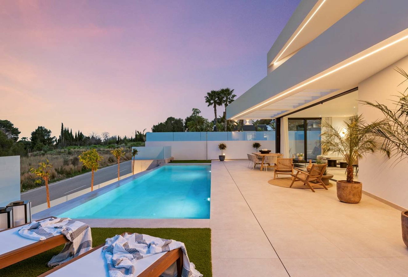 59 Venecia V BC - Terraza planta baja de noche (7)