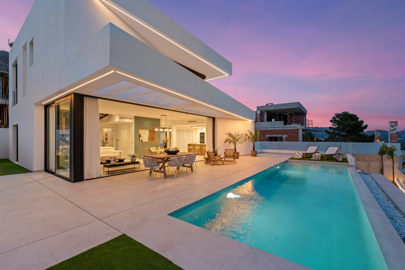 55 Venecia V BC - Terraza planta baja de noche (4)