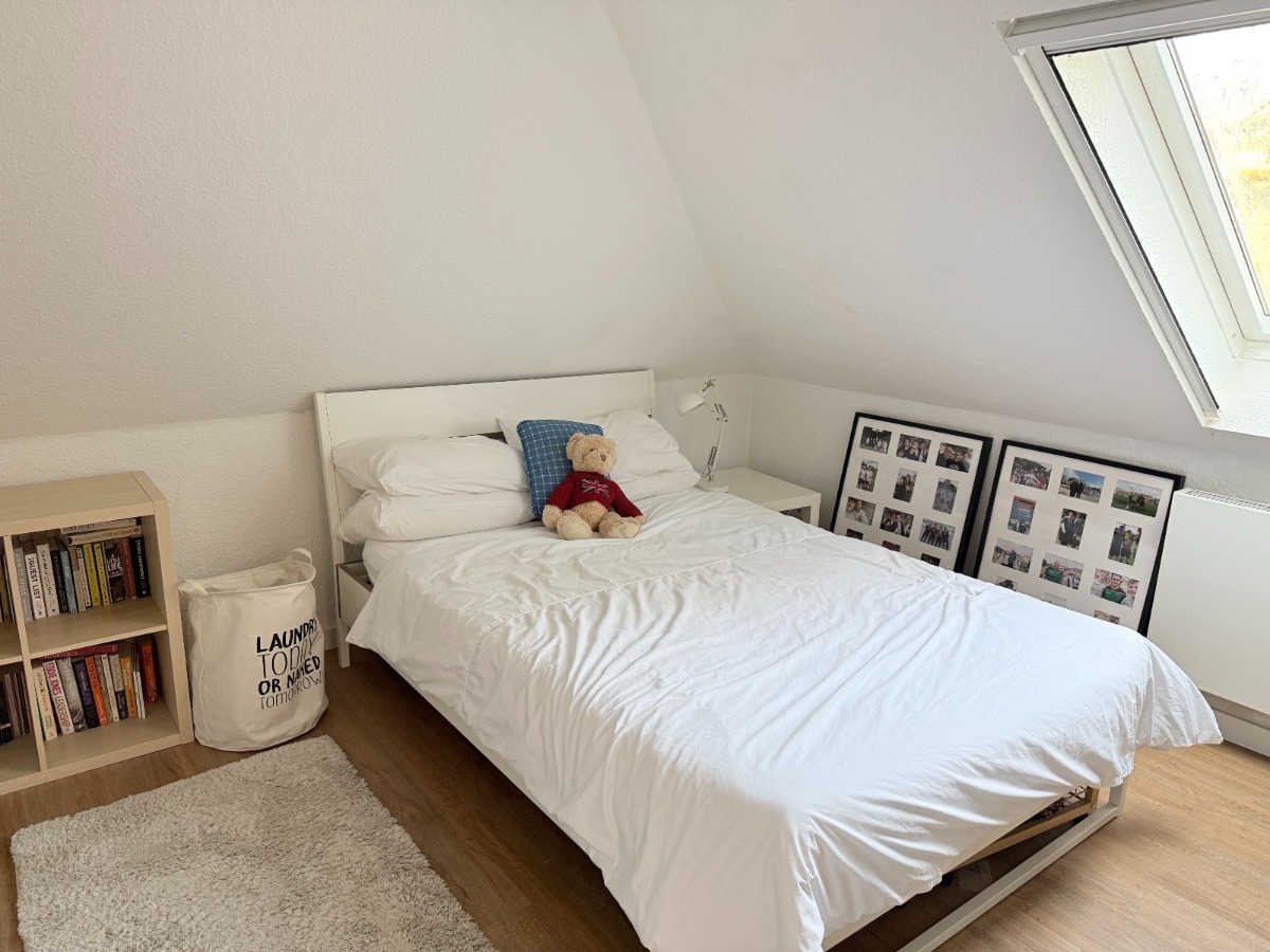 Schlafzimmer 1 (Spitzboden)