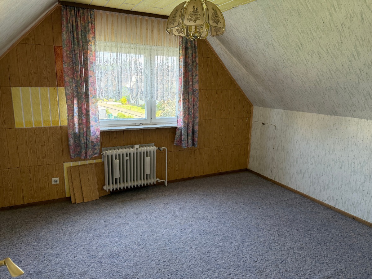 Schlafzimmer 2 DG