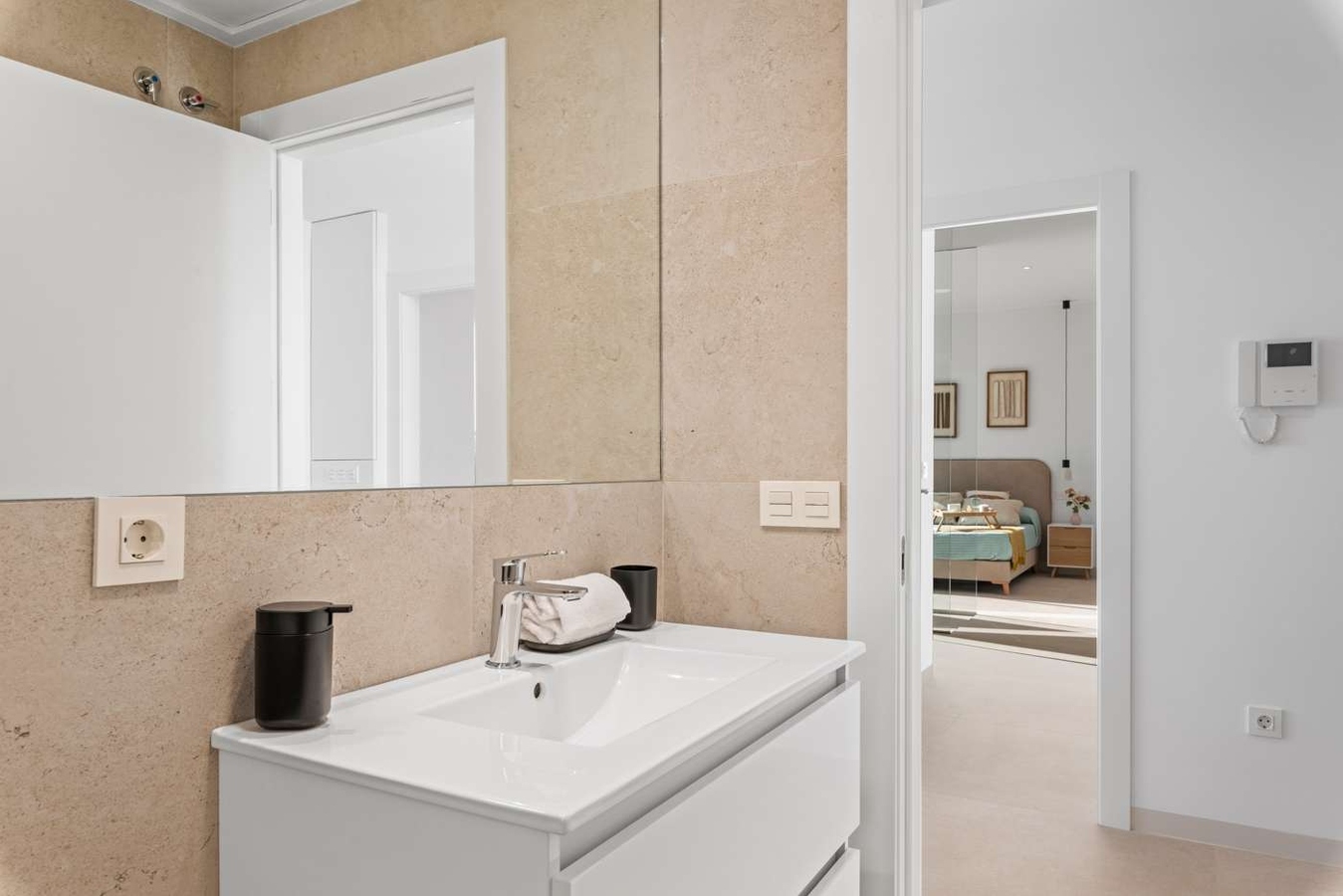 baja SERENA_BREEZE_1_Int-Baño-02