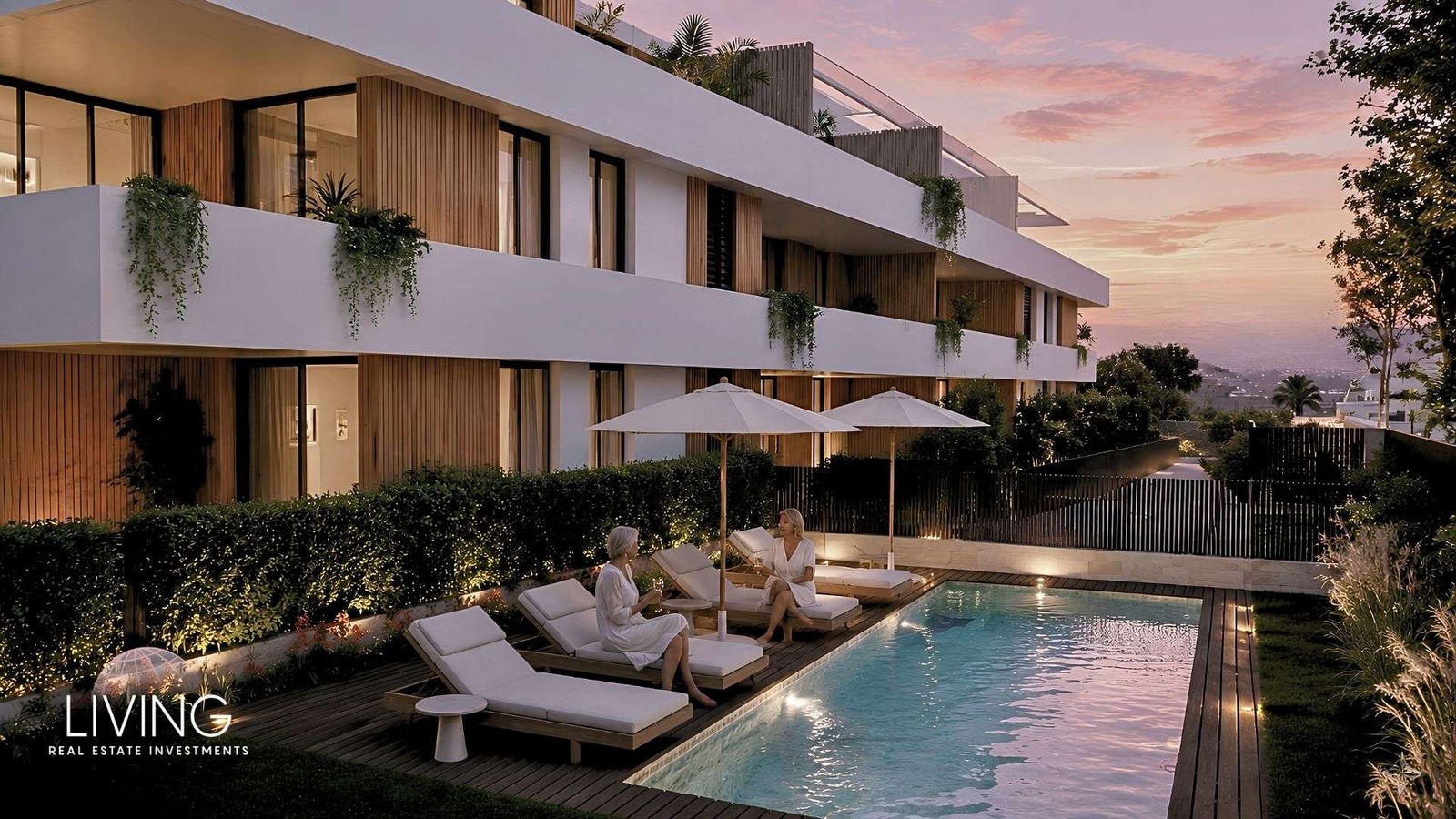 Exterior piscina atardecer