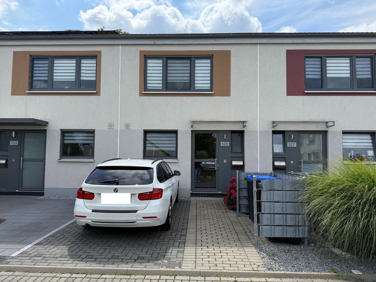 Straßenansicht