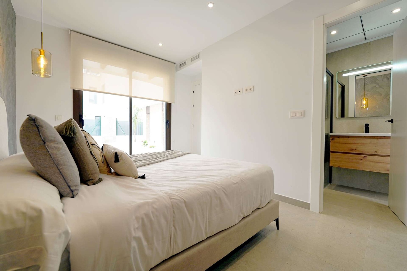 12 INTERIOR