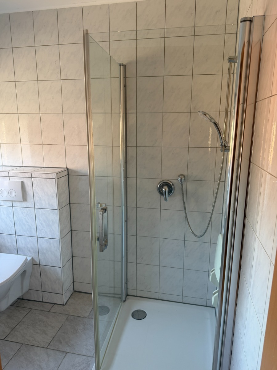 Bad mit Dusche OG