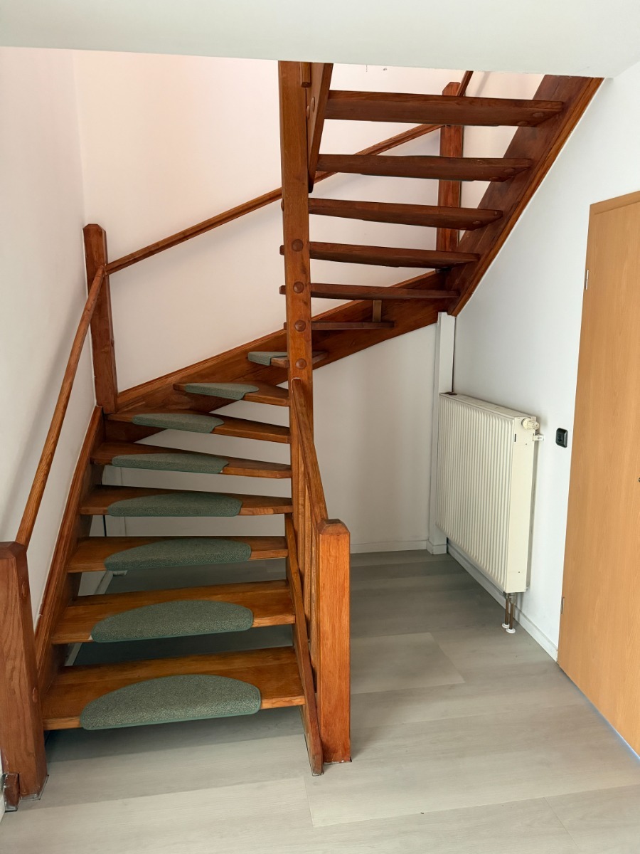 Treppe OG zu DG
